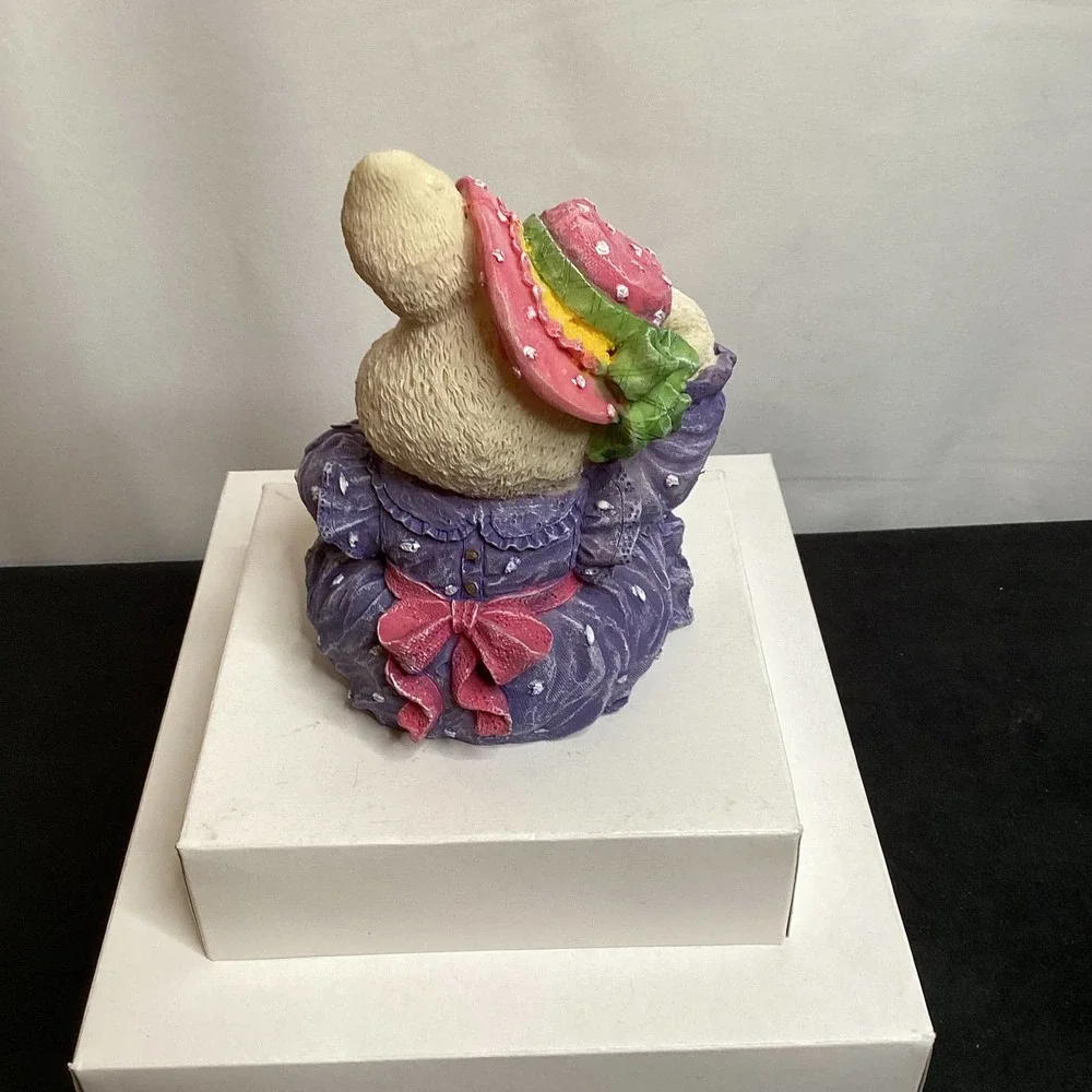 Resin Rabbit - Picture 3 of 4